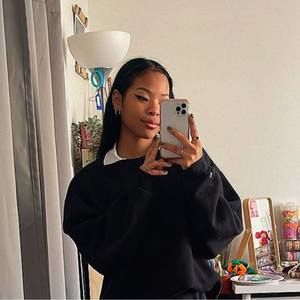 Meet your Posher, Tiara